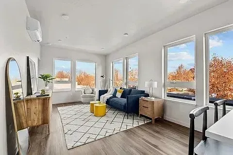 3 Bed 2 Bath Contemporary High-Rise Condo in Boise, ID - 4