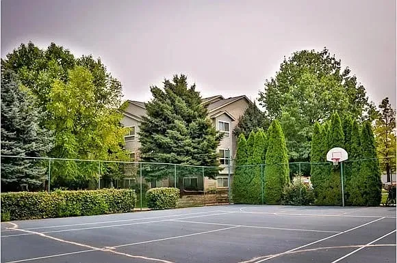 3 Bed 2 Bath Contemporary High-Rise Condo in Boise, ID - 4