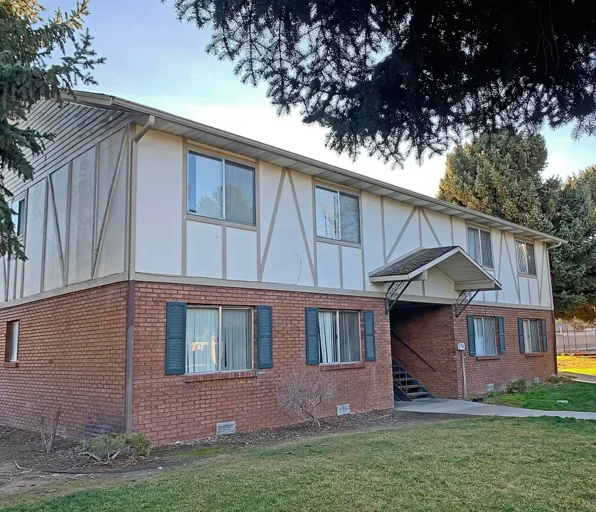 3 Bed 2 Bath Contemporary High-Rise Condo in Boise, ID - 4