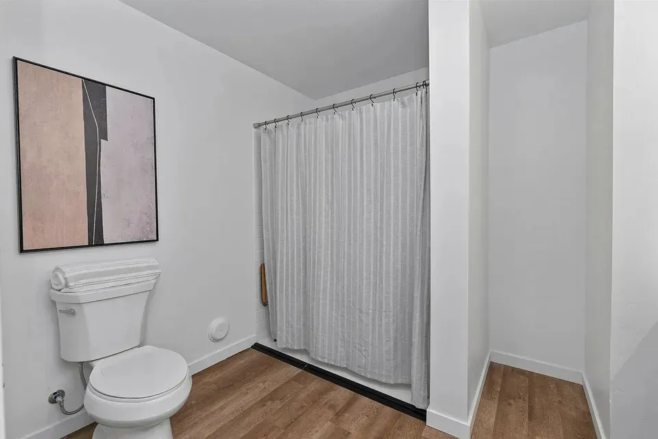 3 Bed 2 Bath Contemporary High-Rise Condo in Boise, ID - 4