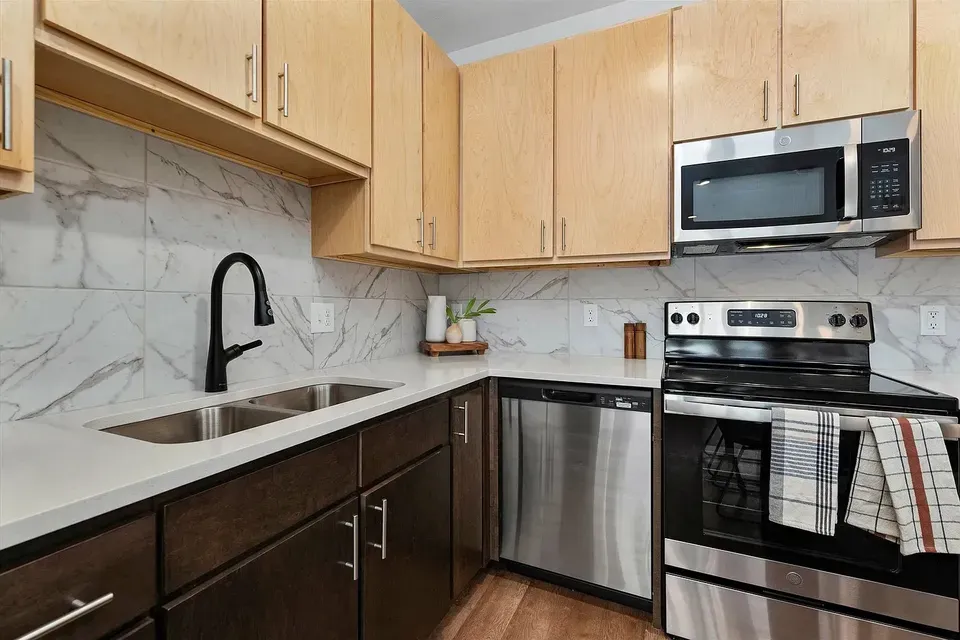3 Bed 2 Bath Contemporary High-Rise Condo in Boise, ID - 5