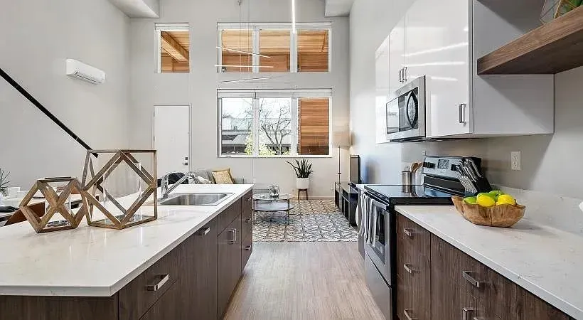 3 Bed 2 Bath Contemporary High-Rise Condo in Boise, ID - 1