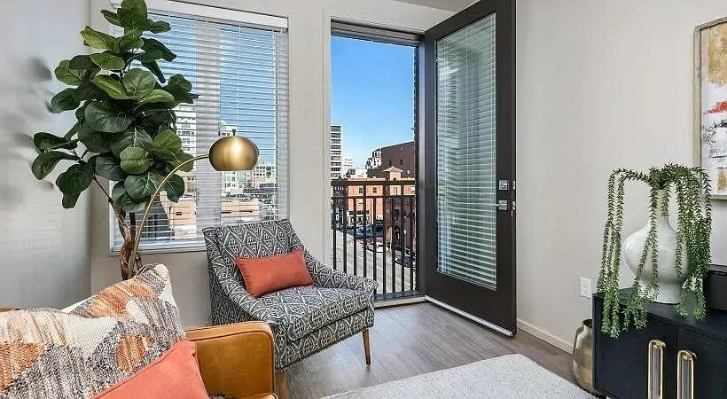 3 Bed 2 Bath Contemporary High-Rise Condo in Boise, ID - 4