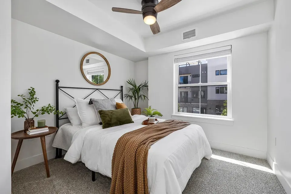 3 Bed 2 Bath Contemporary High-Rise Condo in Boise, ID - 1