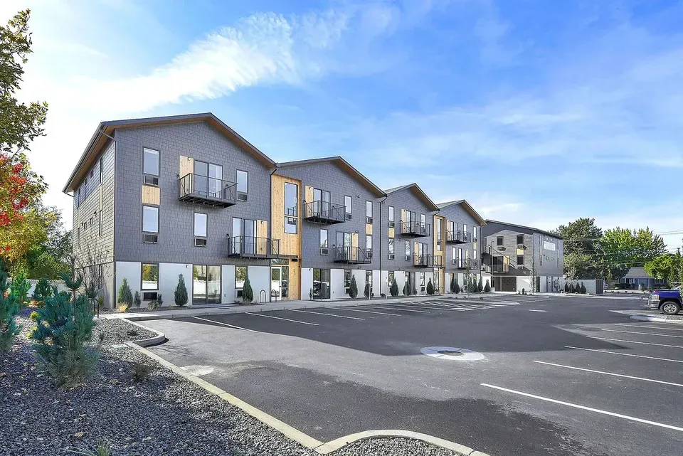 3 Bed 2 Bath Contemporary High-Rise Condo in Boise, ID - 5