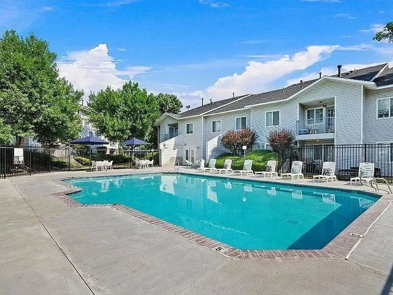 3 Bed 2 Bath Contemporary High-Rise Condo in Boise, ID - 1