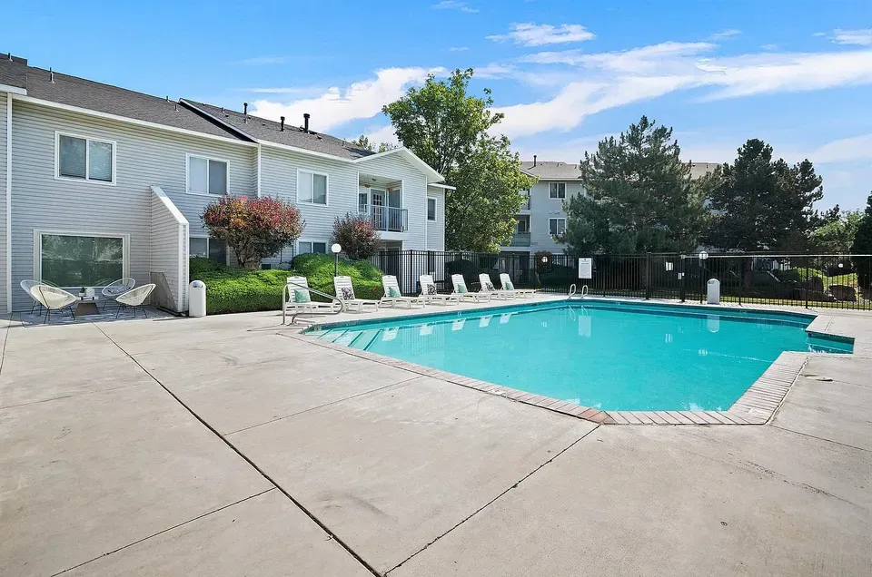 3 Bed 2 Bath Contemporary High-Rise Condo in Boise, ID - 3