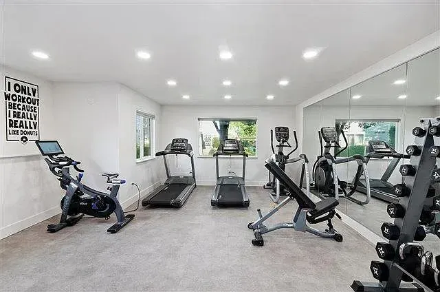 3 Bed 2 Bath Contemporary High-Rise Condo in Boise, ID - 5