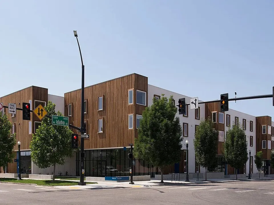 3 Bed 2 Bath Contemporary High-Rise Condo in Boise, ID - 5