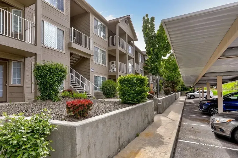 3 Bed 2 Bath Contemporary High-Rise Condo in Boise, ID - 1