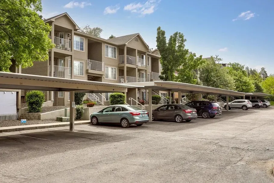 3 Bed 2 Bath Contemporary High-Rise Condo in Boise, ID - 2