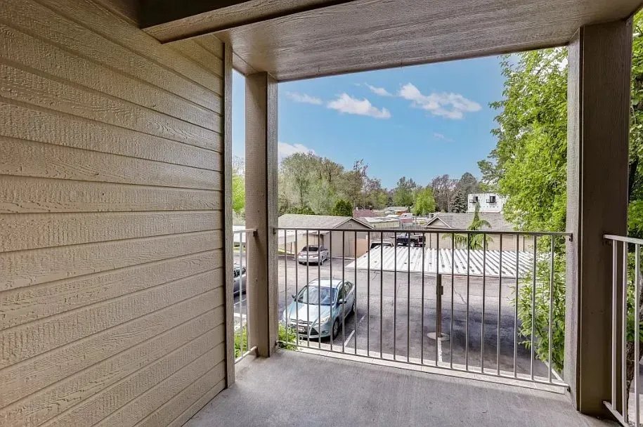 3 Bed 2 Bath Contemporary High-Rise Condo in Boise, ID - 4