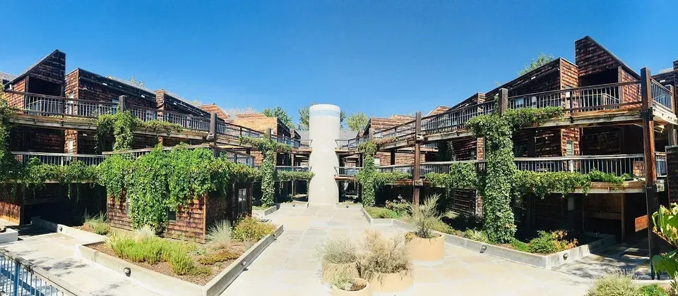 3 Bed 2 Bath Contemporary High-Rise Condo in Boise, ID - 2