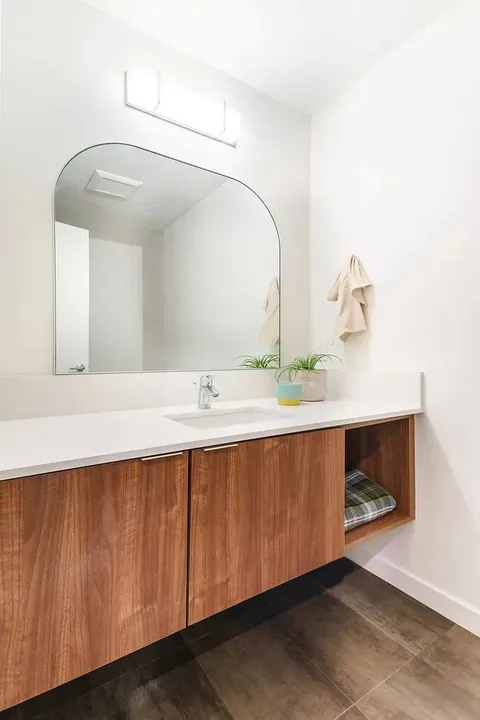 3 Bed 2 Bath Contemporary High-Rise Condo in Boise, ID - 5