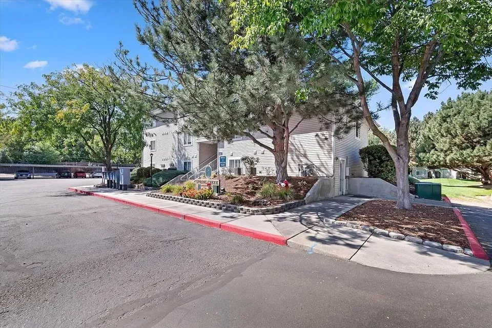 3 Bed 2 Bath Contemporary High-Rise Condo in Boise, ID - 3