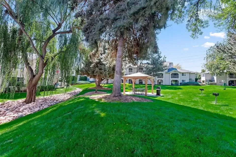 3 Bed 2 Bath Contemporary High-Rise Condo in Boise, ID - 4