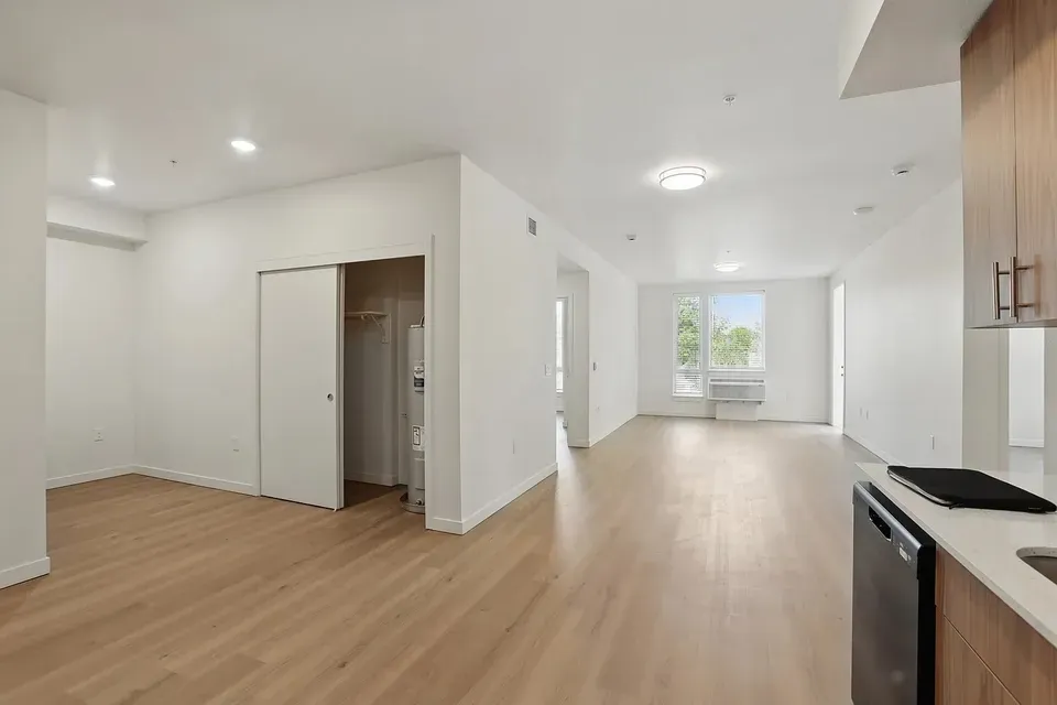 3 Bed 2 Bath Contemporary High-Rise Condo in Boise, ID - 2