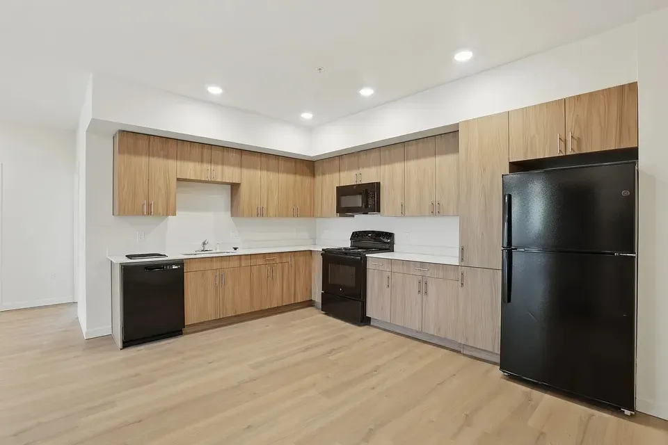 3 Bed 2 Bath Contemporary High-Rise Condo in Boise, ID - 4