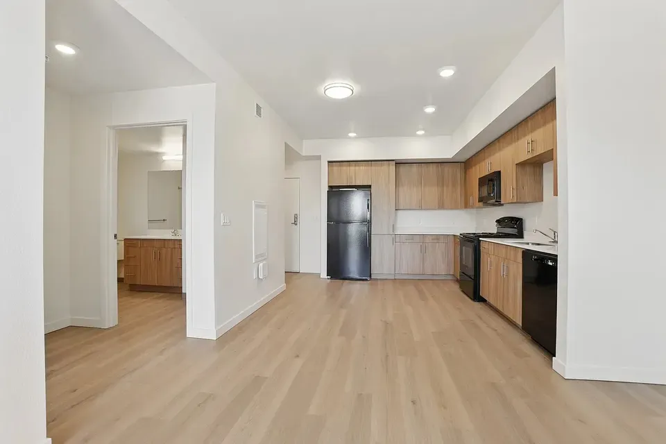 3 Bed 2 Bath Contemporary High-Rise Condo in Boise, ID - 5