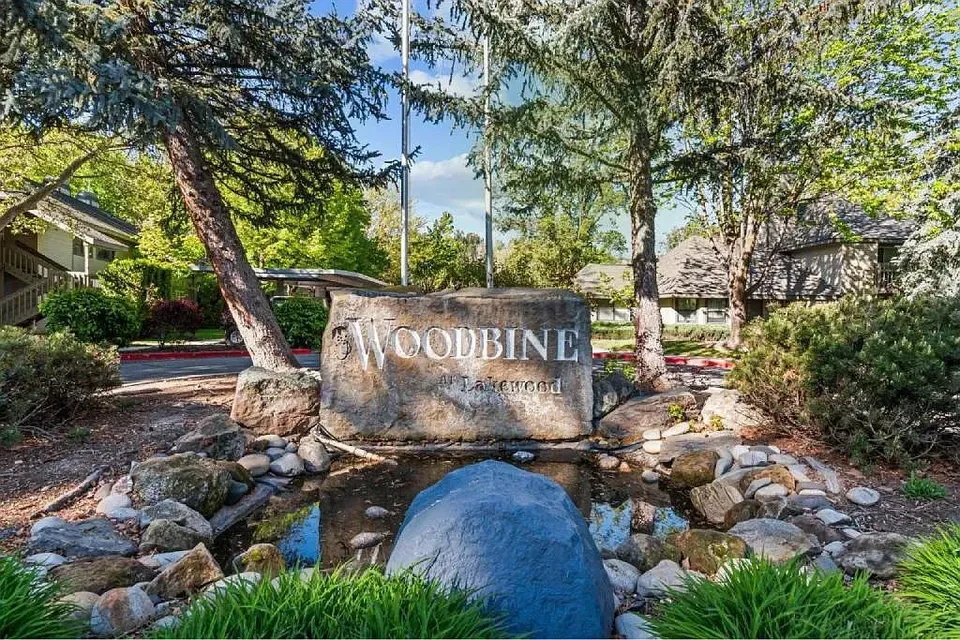 3 Bed 2 Bath Contemporary High-Rise Condo in Boise, ID - 1