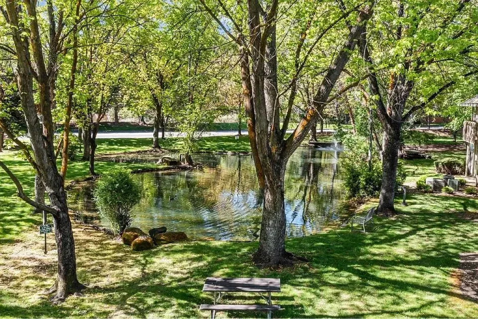 3 Bed 2 Bath Contemporary High-Rise Condo in Boise, ID - 2