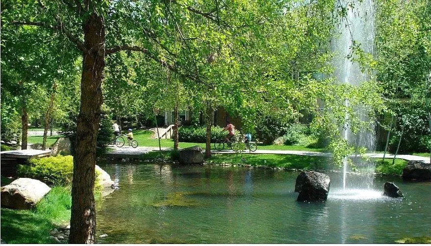 3 Bed 2 Bath Contemporary High-Rise Condo in Boise, ID - 5