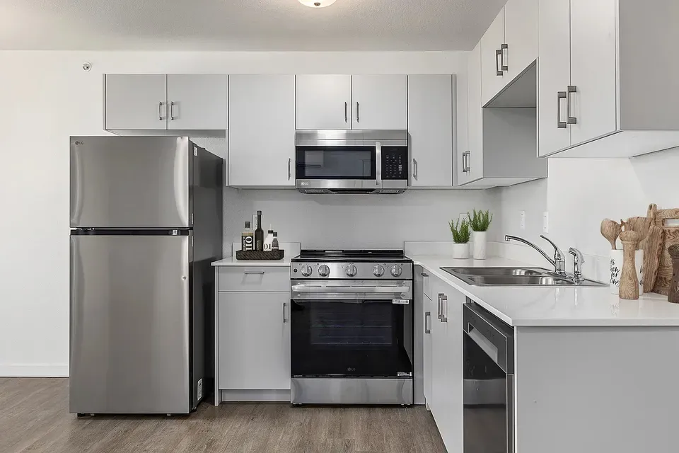 3 Bed 2 Bath Contemporary High-Rise Condo in Boise, ID - 2