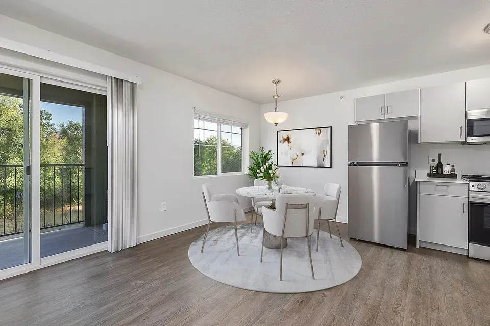 3 Bed 2 Bath Contemporary High-Rise Condo in Boise, ID - 4