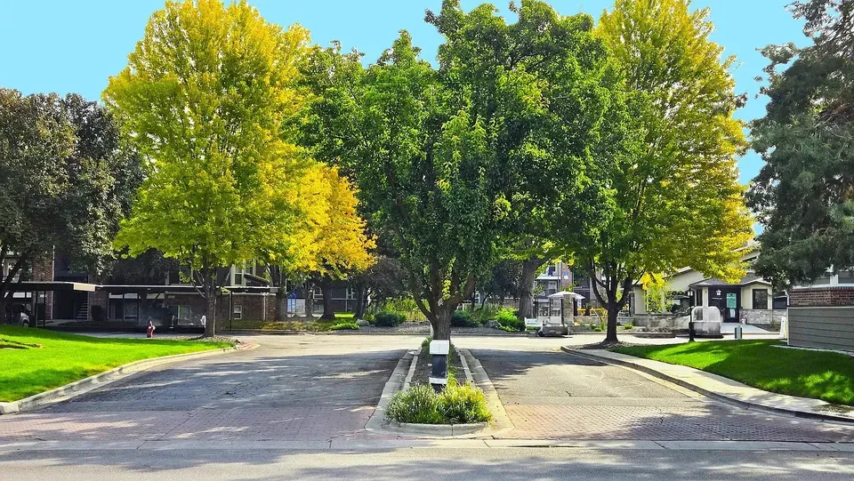 3 Bed 2 Bath Contemporary High-Rise Condo in Boise, ID - 1