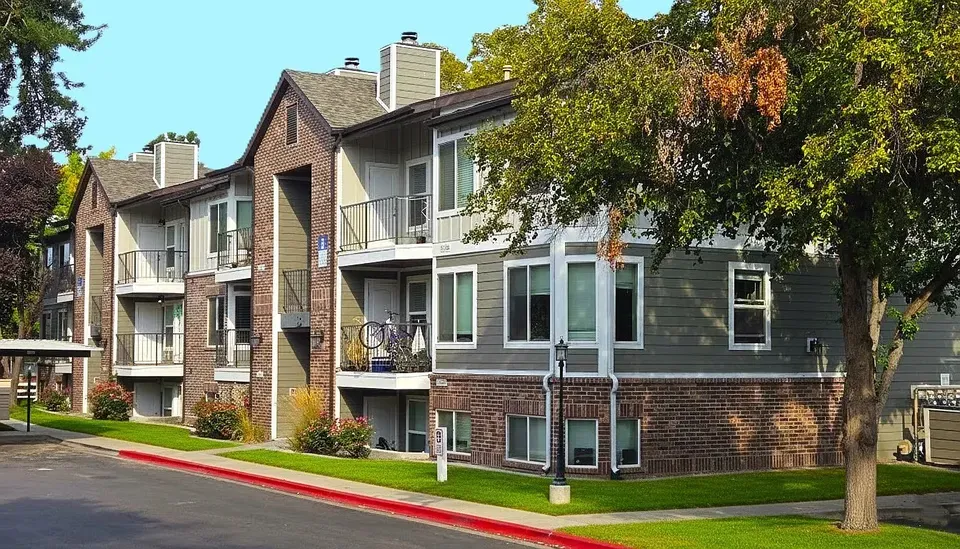 3 Bed 2 Bath Contemporary High-Rise Condo in Boise, ID - 2