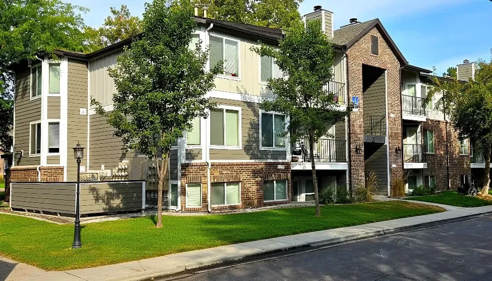 3 Bed 2 Bath Contemporary High-Rise Condo in Boise, ID - 5