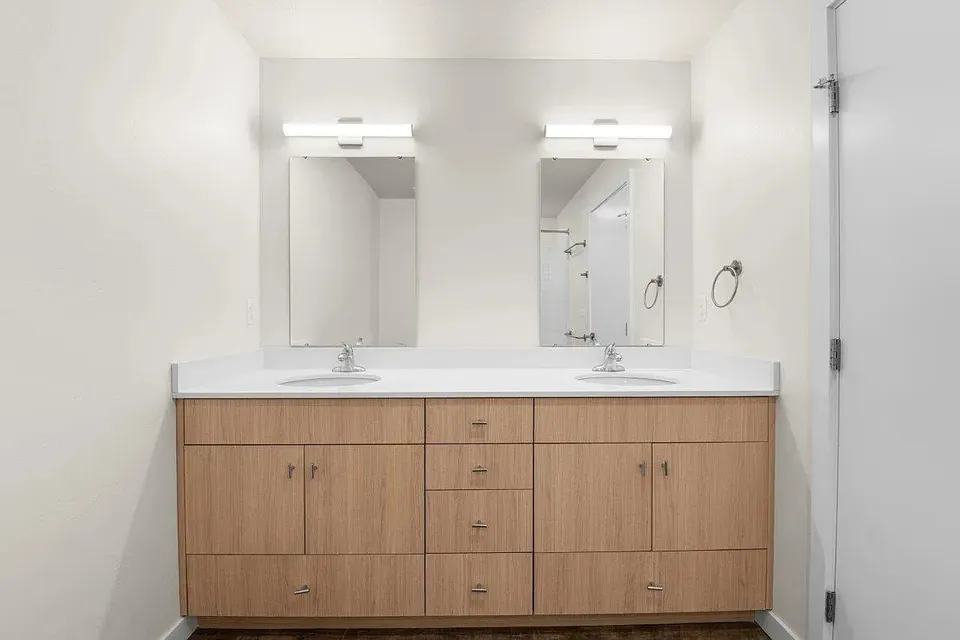 3 Bed 2 Bath Contemporary High-Rise Condo in Boise, ID - 4