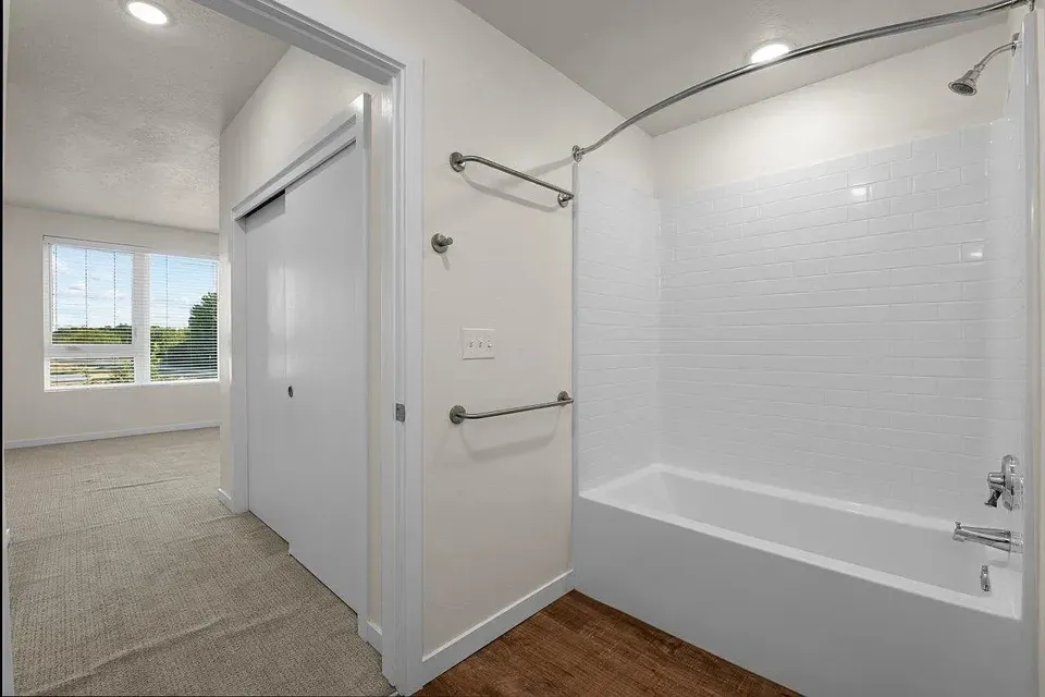 3 Bed 2 Bath Contemporary High-Rise Condo in Boise, ID - 5