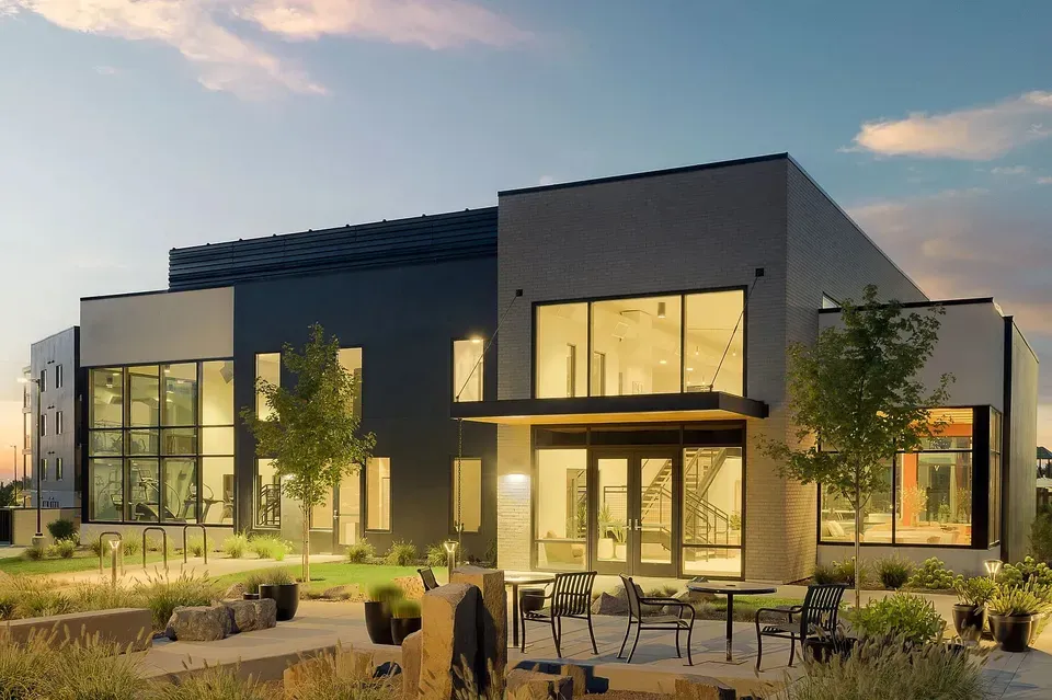 3 Bed 2 Bath Contemporary High-Rise Condo in Boise, ID - 2