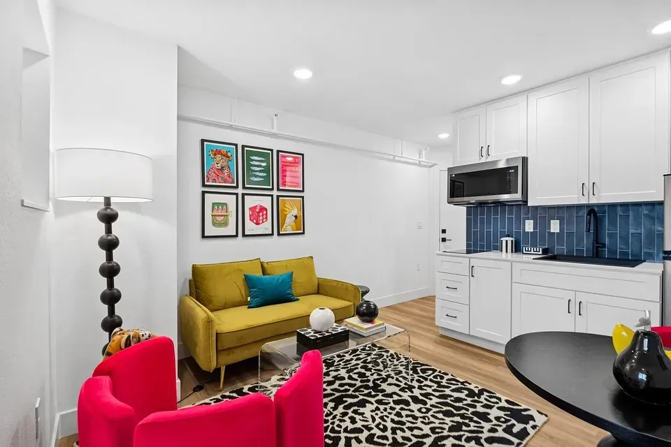 3 Bed 2 Bath Contemporary High-Rise Condo in Boise, ID - 4