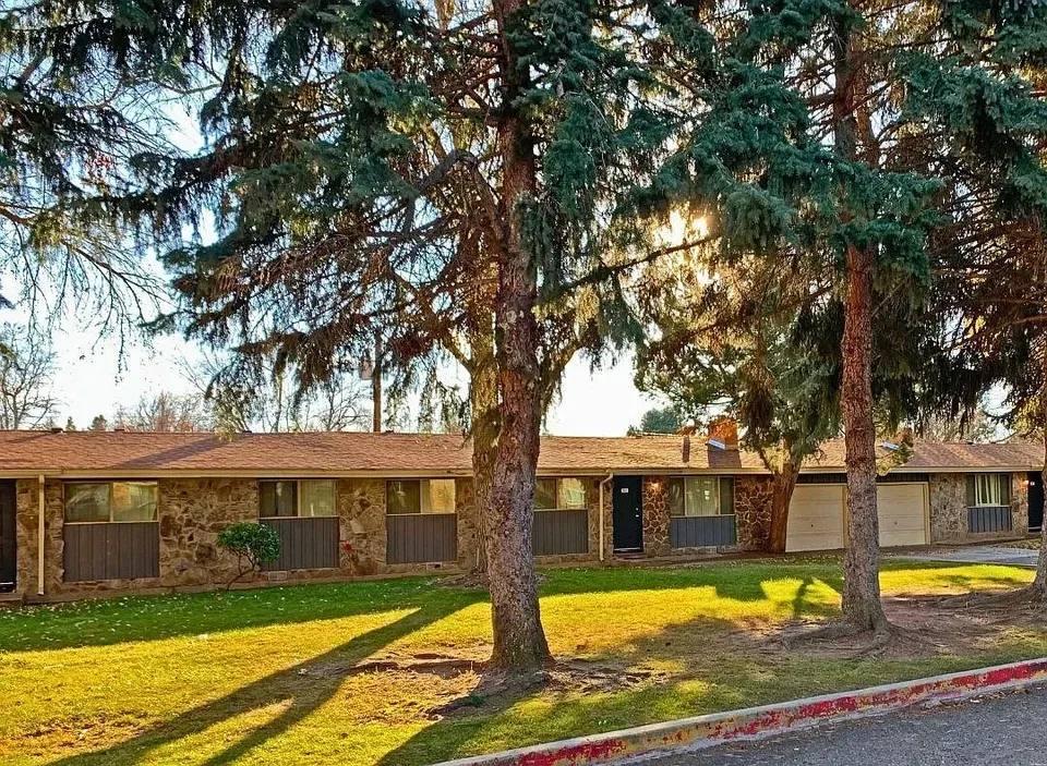 3 Bed 2 Bath Contemporary High-Rise Condo in Boise, ID - 4