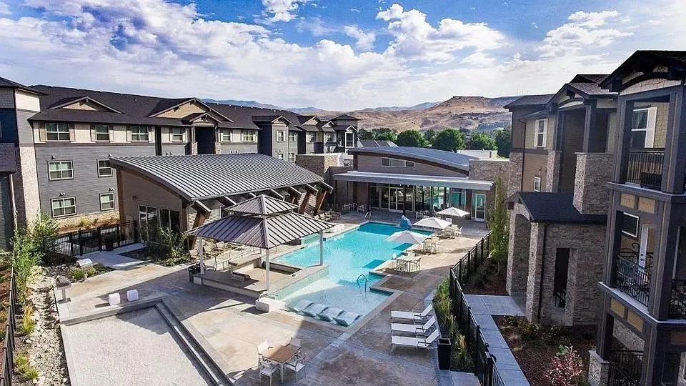 3 Bed 2 Bath Contemporary High-Rise Condo in Boise, ID - 5