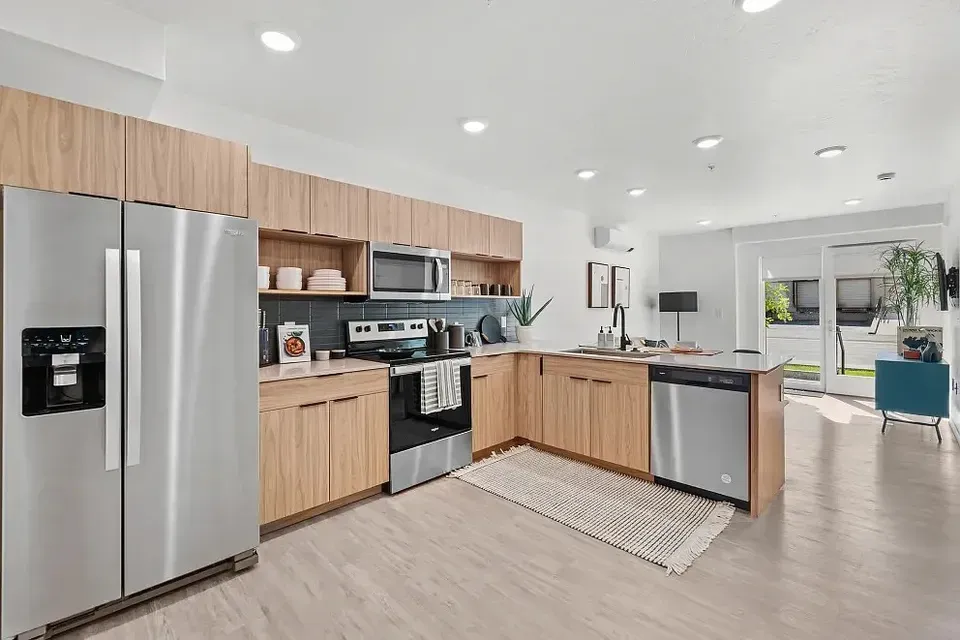 3 Bed 2 Bath Contemporary High-Rise Condo in Boise, ID - 1