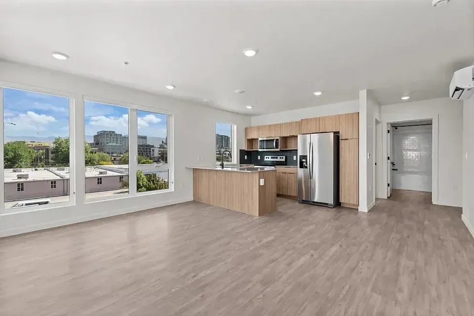 3 Bed 2 Bath Contemporary High-Rise Condo in Boise, ID - 2