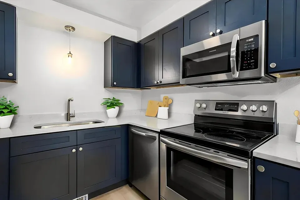 3 Bed 2 Bath Contemporary High-Rise Condo in Boise, ID - 1