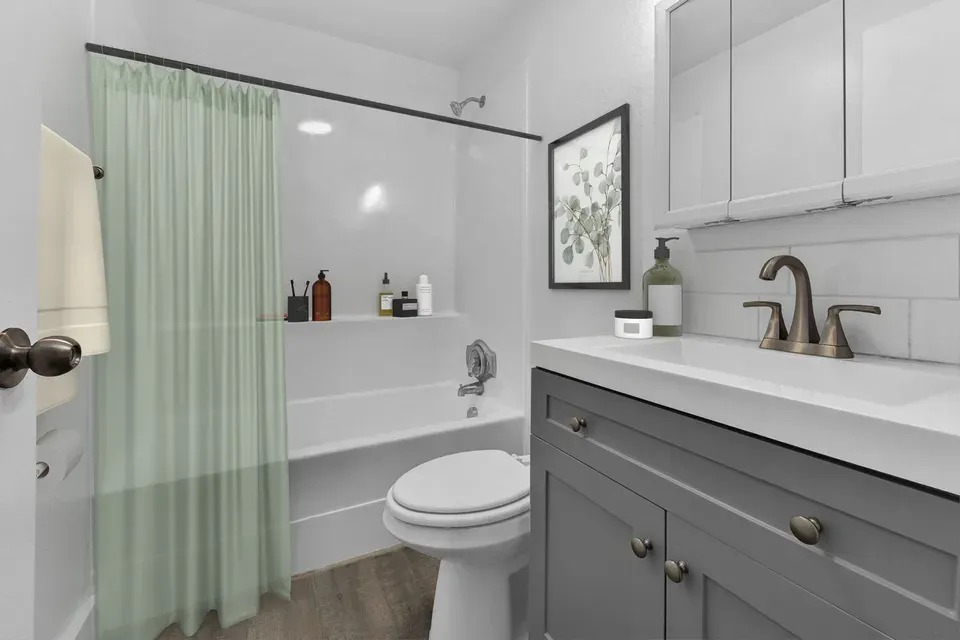 3 Bed 2 Bath Contemporary High-Rise Condo in Boise, ID - 2