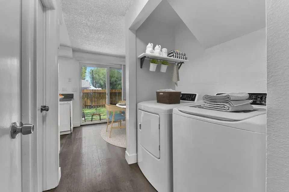 3 Bed 2 Bath Contemporary High-Rise Condo in Boise, ID - 4