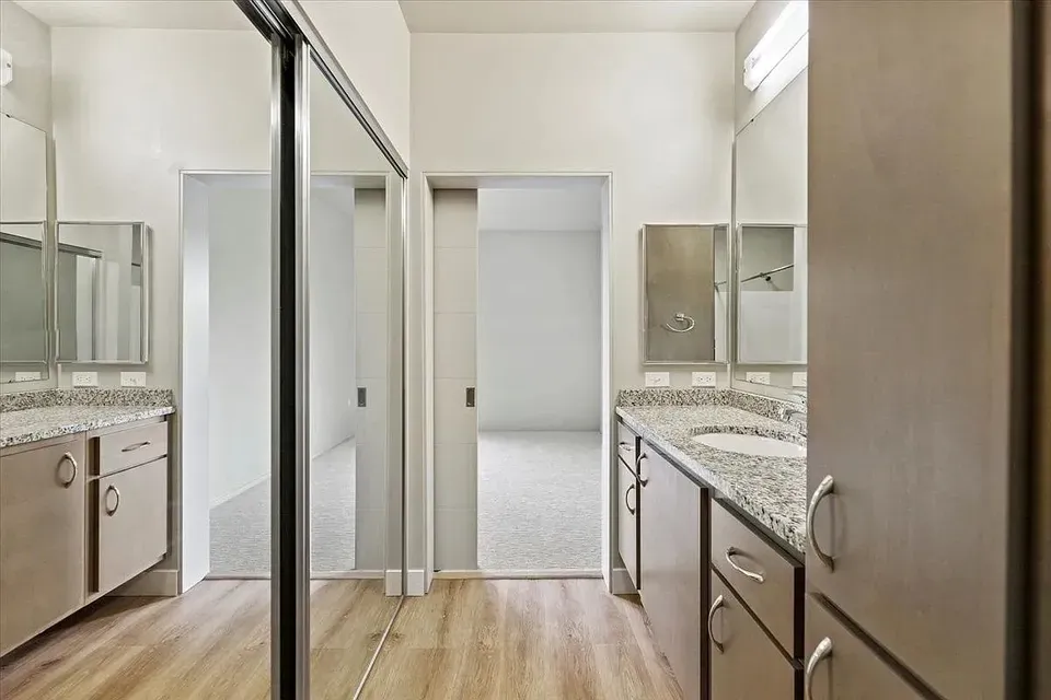 3 Bed 2 Bath Contemporary High-Rise Condo in Boise, ID - 2
