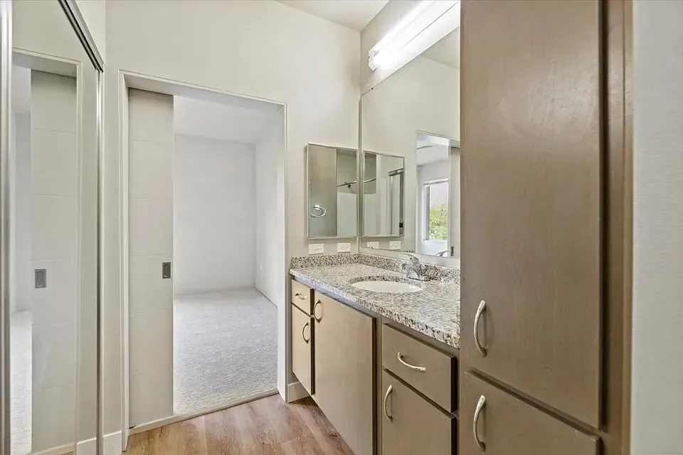 3 Bed 2 Bath Contemporary High-Rise Condo in Boise, ID - 3