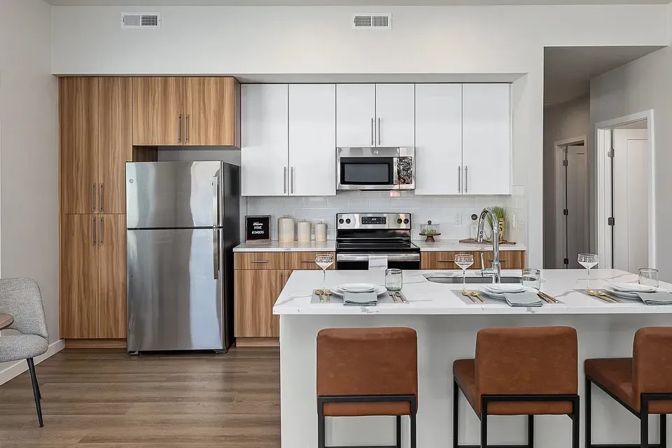 3 Bed 2 Bath Contemporary High-Rise Condo in Boise, ID - 1