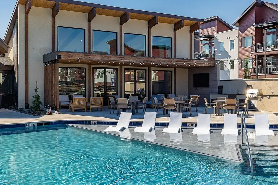3 Bed 2 Bath Contemporary High-Rise Condo in Boise, ID - 3