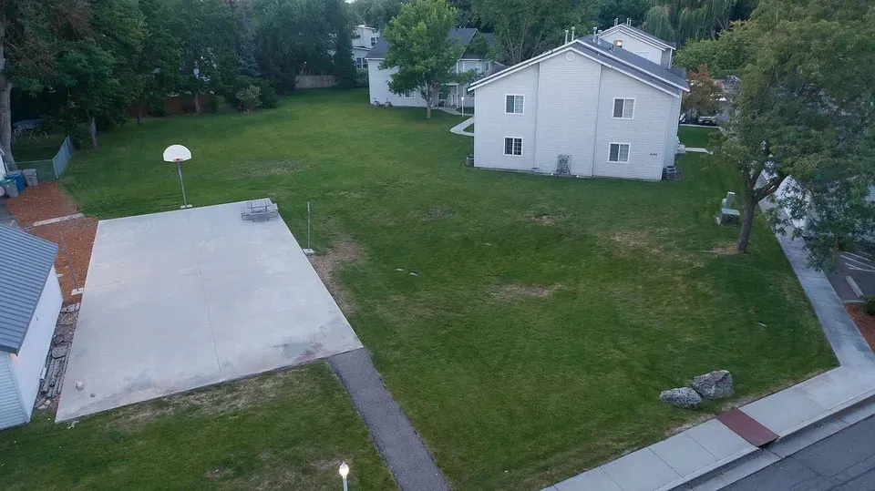 3 Bed 2 Bath Contemporary High-Rise Condo in Boise, ID - 2
