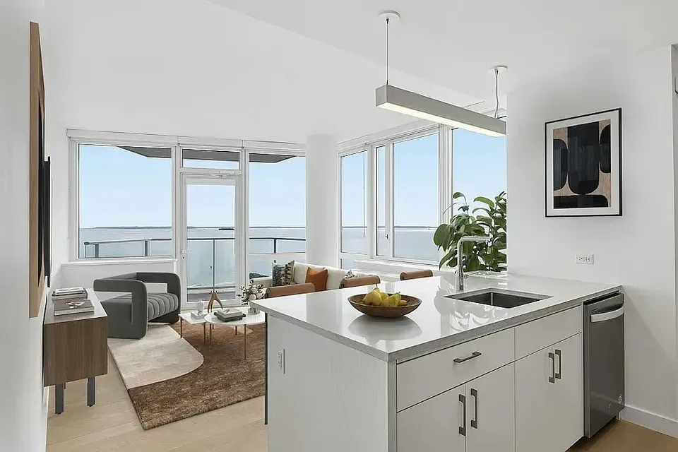 3 Bed 2 Bath Contemporary High-Rise Condo in Brooklyn, NY