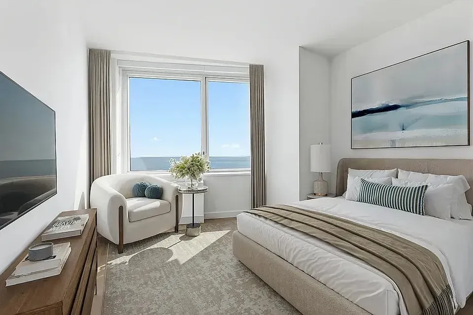 3 Bed 2 Bath Contemporary High-Rise Condo in Brooklyn, NY - 3