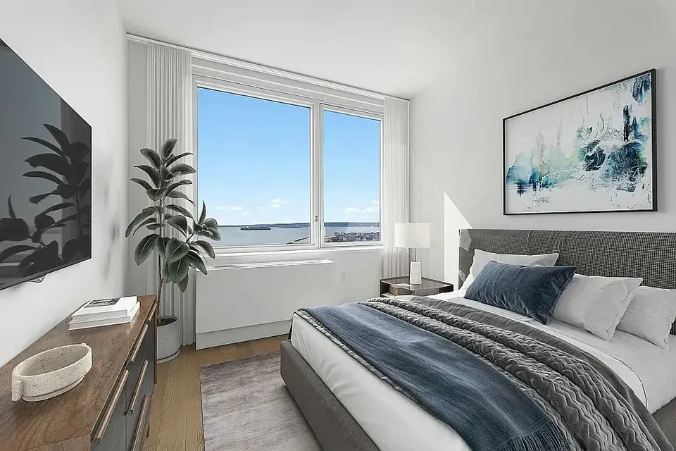 3 Bed 2 Bath Contemporary High-Rise Condo in Brooklyn, NY - 5